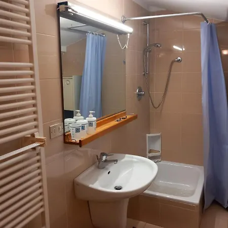 My Holiday - La Roggia Apartment Domaso